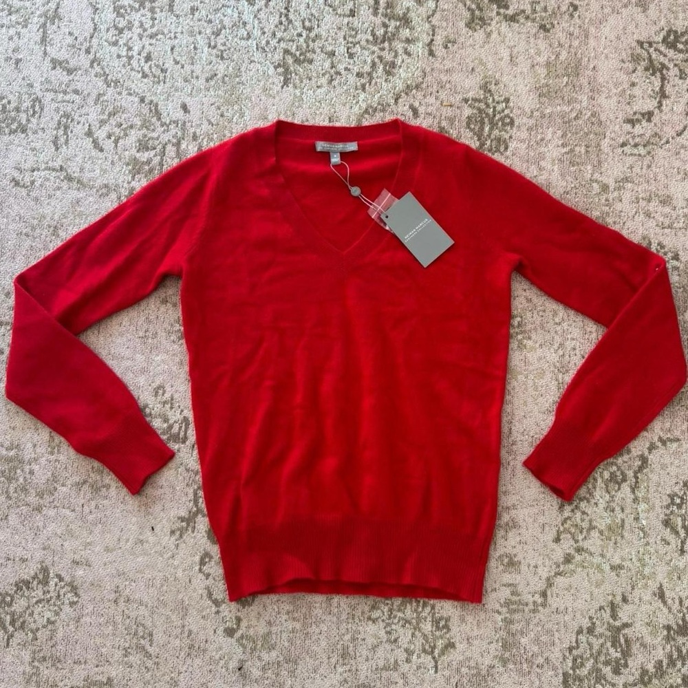 Neiman Marcus NWT Vibrant Red Cashmere Sweater Size Small